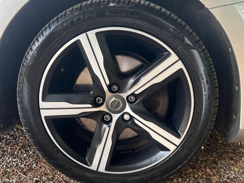 Volvo V40 2.0 T2 R-Design Nav Plus Euro 6 (s/s) 5dr 34