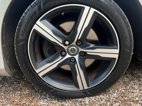 Volvo V40 2.0 T2 R-Design Nav Plus Euro 6 (s/s) 5dr 33