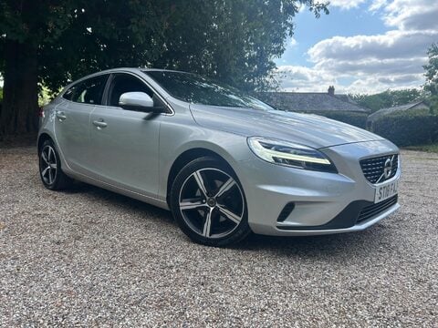 Volvo V40 2.0 T2 R-Design Nav Plus Euro 6 (s/s) 5dr 2