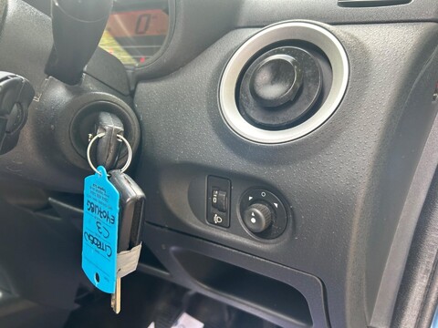 Citroen C3 1.4 HDi Desire 5dr 24