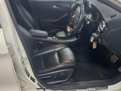 Mercedes-Benz GLA 2.1 GLA220d AMG Line (Premium) 7G-DCT 4MATIC Euro 6 (s/s) 5dr 5