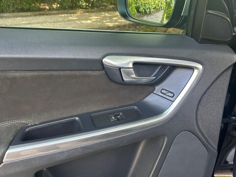 Volvo XC60 2.0 D4 R-Design Nav Euro 6 (s/s) 5dr 30
