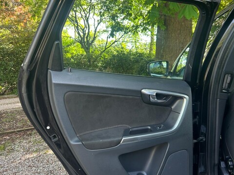 Volvo XC60 2.0 D4 R-Design Nav Euro 6 (s/s) 5dr 31