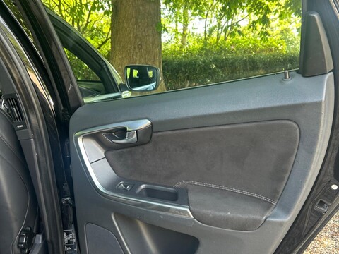 Volvo XC60 2.0 D4 R-Design Nav Euro 6 (s/s) 5dr 33