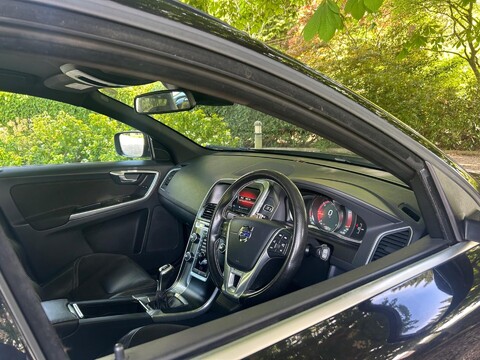 Volvo XC60 2.0 D4 R-Design Nav Euro 6 (s/s) 5dr 36