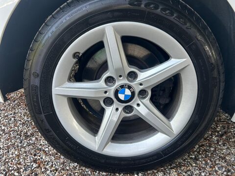 BMW 1 Series 2.0 118d SE Auto Euro 6 (s/s) 3dr 34