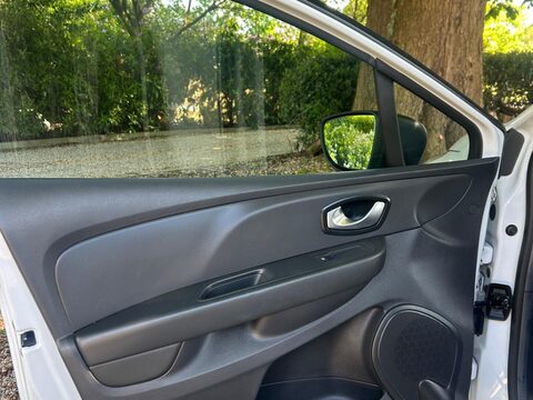 Renault Clio 1.2 16V Play Euro 6 5dr 27