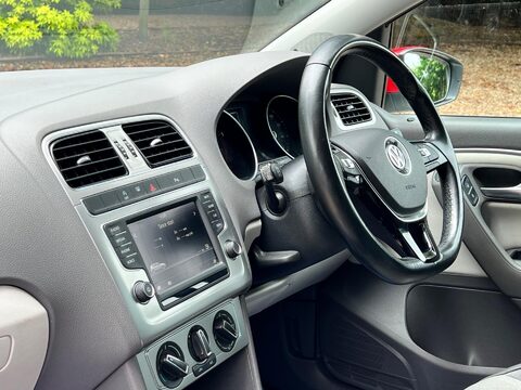 Volkswagen Polo 1.2 TSI BlueMotion Tech beats Euro 6 (s/s) 5dr 12