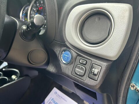 Toyota Yaris 1.5 VVT-h T Spirit CVT Euro 5 5dr 14