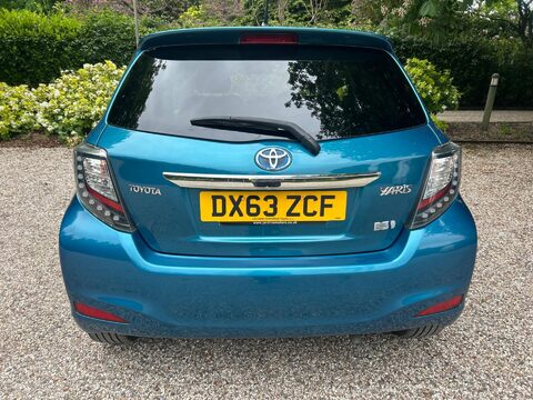 Toyota Yaris 1.5 VVT-h T Spirit CVT Euro 5 5dr 8