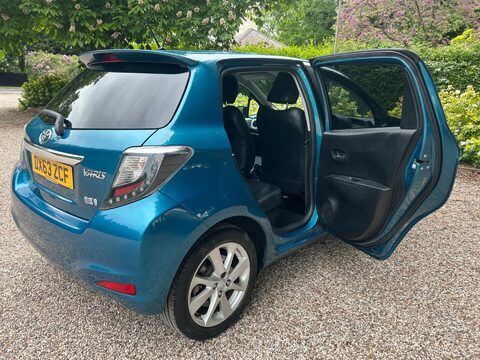 Toyota Yaris 1.5 VVT-h T Spirit CVT Euro 5 5dr 11