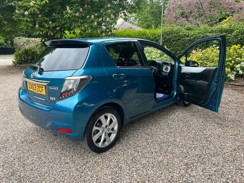 Toyota Yaris 1.5 VVT-h T Spirit CVT Euro 5 5dr 12