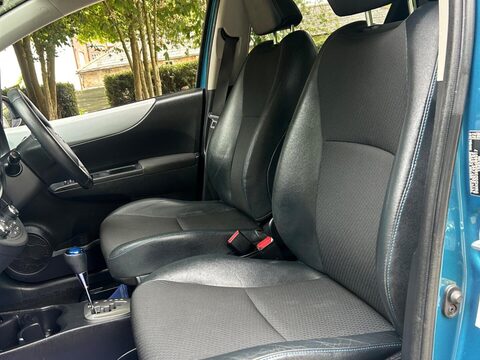 Toyota Yaris 1.5 VVT-h T Spirit CVT Euro 5 5dr 36