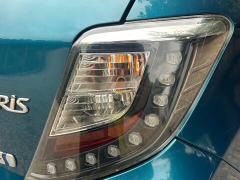 Toyota Yaris 1.5 VVT-h T Spirit CVT Euro 5 5dr 38