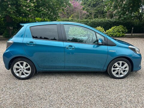 Toyota Yaris 1.5 VVT-h T Spirit CVT Euro 5 5dr 9