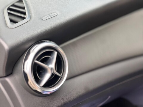 Mercedes-Benz GLA 1.6 GLA200 SE (Executive) 7G-DCT Euro 6 (s/s) 5dr 25