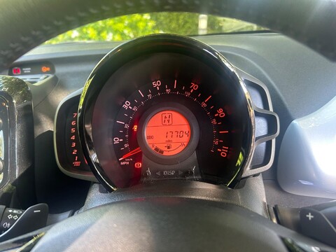 Toyota Aygo 1.0 VVT-i x-style x-shift Euro 6 5dr 31