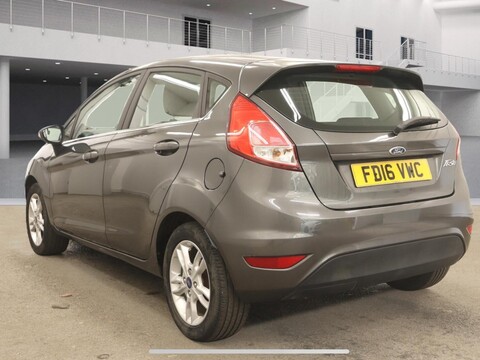 Ford Fiesta 1.25 Zetec Euro 6 5dr 3