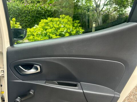 Renault Clio 0.9 TCe Dynamique Nav Euro 6 (s/s) 5dr 27
