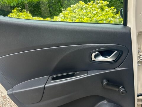 Renault Clio 0.9 TCe Dynamique Nav Euro 6 (s/s) 5dr 28