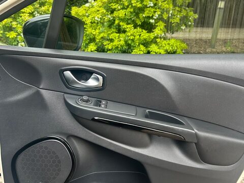 Renault Clio 0.9 TCe Dynamique Nav Euro 6 (s/s) 5dr 30