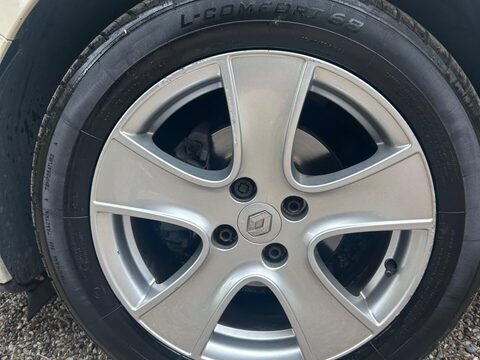 Renault Clio 0.9 TCe Dynamique Nav Euro 6 (s/s) 5dr 32