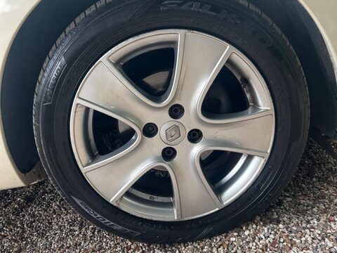 Renault Clio 0.9 TCe Dynamique Nav Euro 6 (s/s) 5dr 33