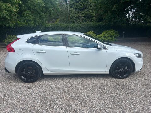 Volvo V40 1.6 D2 R-Design Euro 5 (s/s) 5dr 9