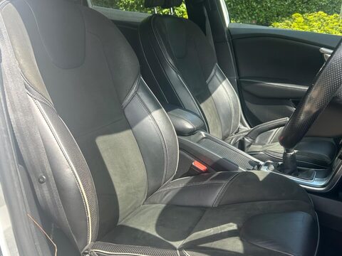 Volvo V40 1.6 D2 R-Design Euro 5 (s/s) 5dr 16