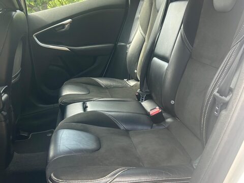 Volvo V40 1.6 D2 R-Design Euro 5 (s/s) 5dr 21