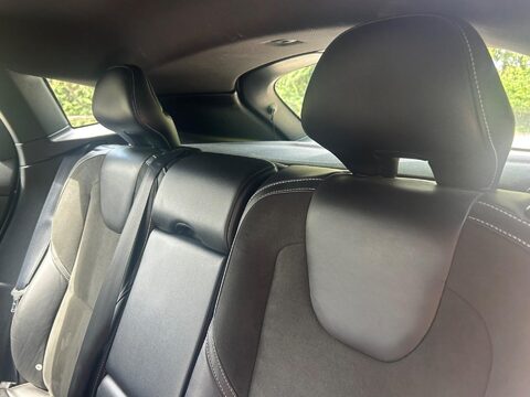 Volvo V40 1.6 D2 R-Design Euro 5 (s/s) 5dr 22