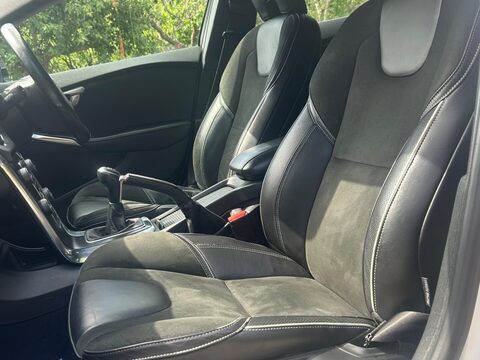 Volvo V40 1.6 D2 R-Design Euro 5 (s/s) 5dr 35