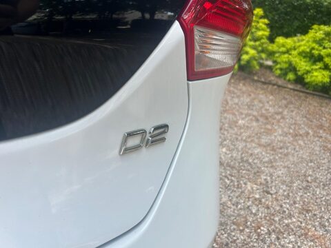 Volvo V40 1.6 D2 R-Design Euro 5 (s/s) 5dr 44