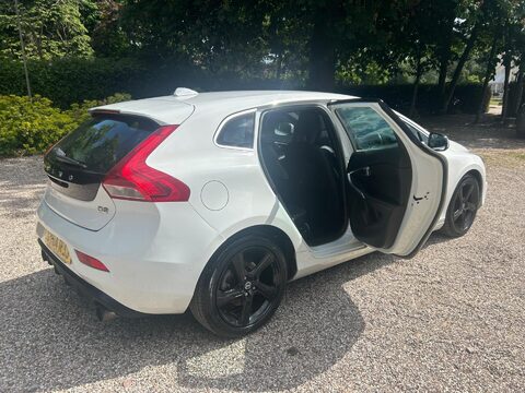 Volvo V40 1.6 D2 R-Design Euro 5 (s/s) 5dr 11