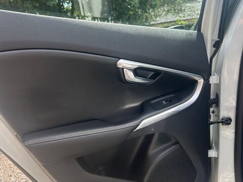 Volvo V40 1.6 D2 R-Design Euro 5 (s/s) 5dr 24
