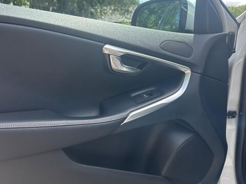 Volvo V40 1.6 D2 R-Design Euro 5 (s/s) 5dr 25