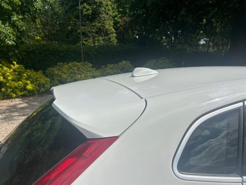 Volvo V40 1.6 D2 R-Design Euro 5 (s/s) 5dr 33