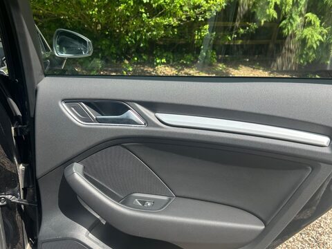 Audi A3 1.0 TFSI 30 S line Sportback S Tronic Euro 6 (s/s) 5dr 31