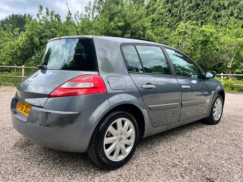 Renault Megane 1.6 VVT Dynamique 5dr 7