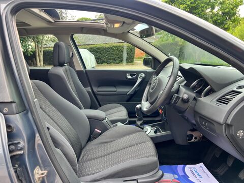 Renault Megane 1.6 VVT Dynamique 5dr 10