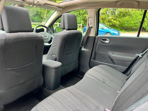 Renault Megane 1.6 VVT Dynamique 5dr 11