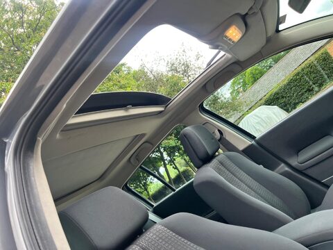 Renault Megane 1.6 VVT Dynamique 5dr 25