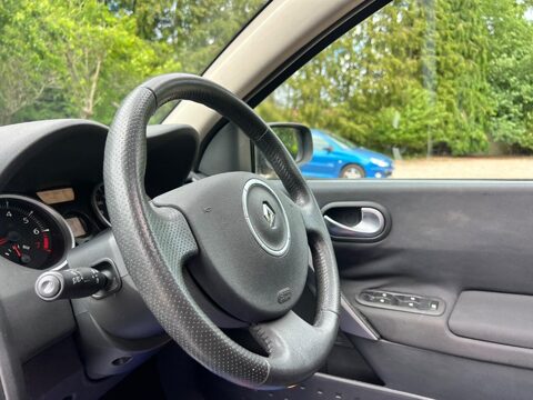 Renault Megane 1.6 VVT Dynamique 5dr 36
