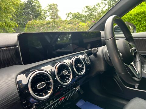 Mercedes-Benz A Class 1.5 A180d Sport (Executive) 7G-DCT Euro 6 (s/s) 5dr 11
