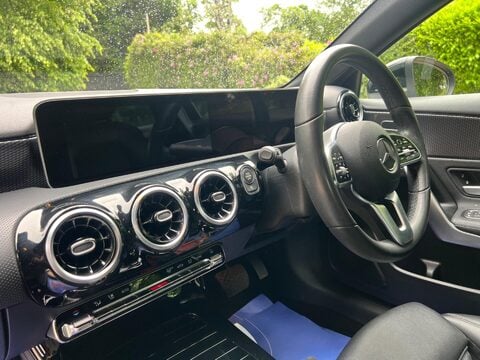 Mercedes-Benz A Class 1.5 A180d Sport (Executive) 7G-DCT Euro 6 (s/s) 5dr 12
