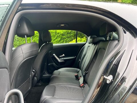 Mercedes-Benz A Class 1.5 A180d Sport (Executive) 7G-DCT Euro 6 (s/s) 5dr 18