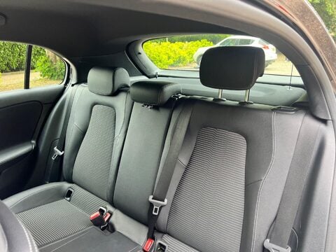 Mercedes-Benz A Class 1.5 A180d Sport (Executive) 7G-DCT Euro 6 (s/s) 5dr 19