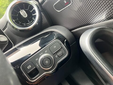 Mercedes-Benz A Class 1.5 A180d Sport (Executive) 7G-DCT Euro 6 (s/s) 5dr 23