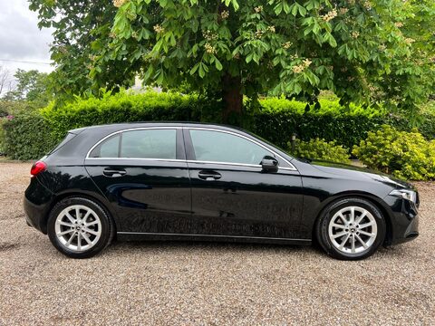 Mercedes-Benz A Class 1.5 A180d Sport (Executive) 7G-DCT Euro 6 (s/s) 5dr 7