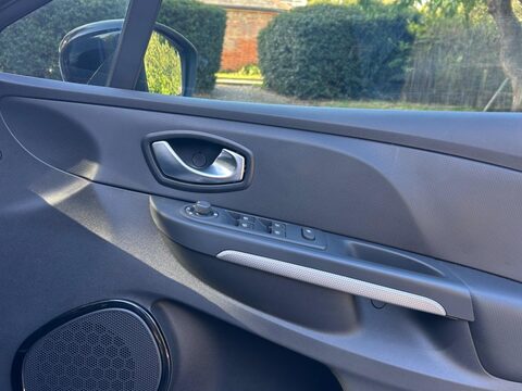 Renault Clio 0.9 TCe Iconic 25 Nav Euro 6 (s/s) 5dr 33